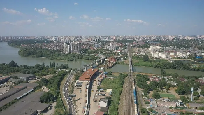 В Краснодаре на строительство Яблоновского моста дополнительно выделили 300 млн рублей